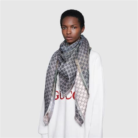 chale gucci gris|Châle en jacquard GG en jacquard GG gris .